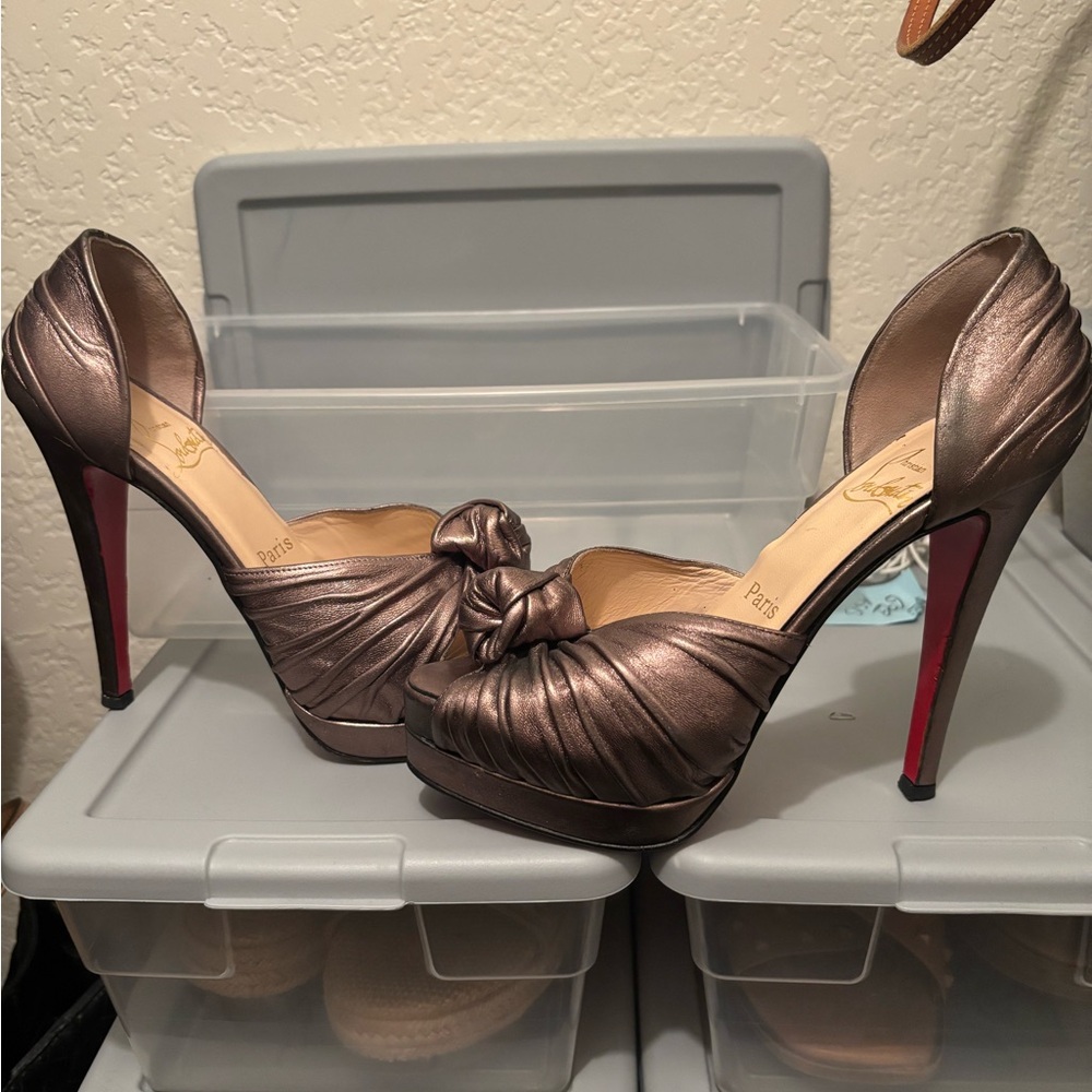 Christian Louboutin Alta Nodo Pump